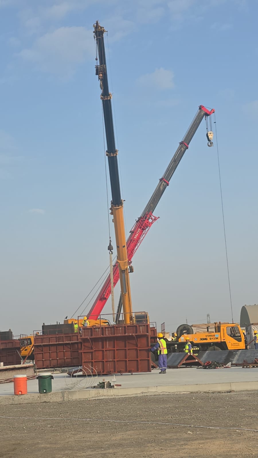 Twin-crane segment erection